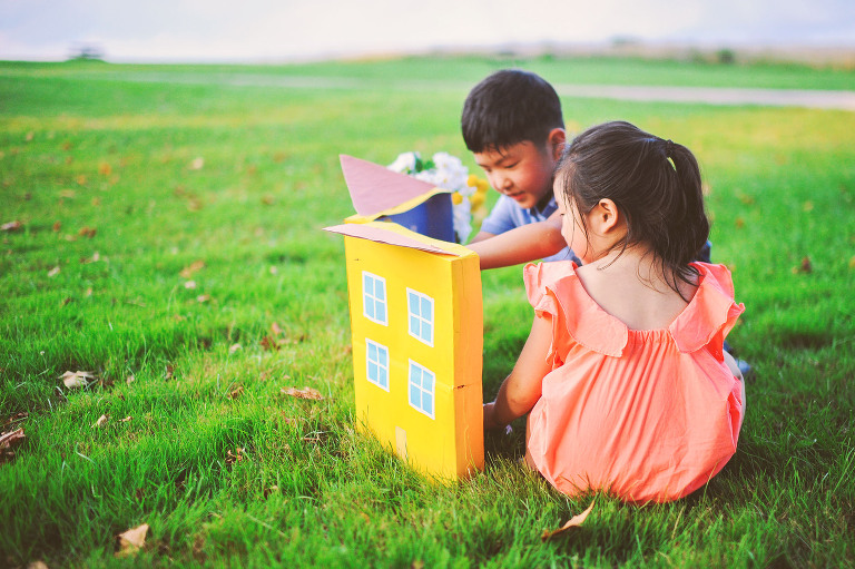 a peppa pig birthday party! more photos in the GREY MOSS journal! https://greymoss.com/kate-turns-four-a-peppa-pig-party