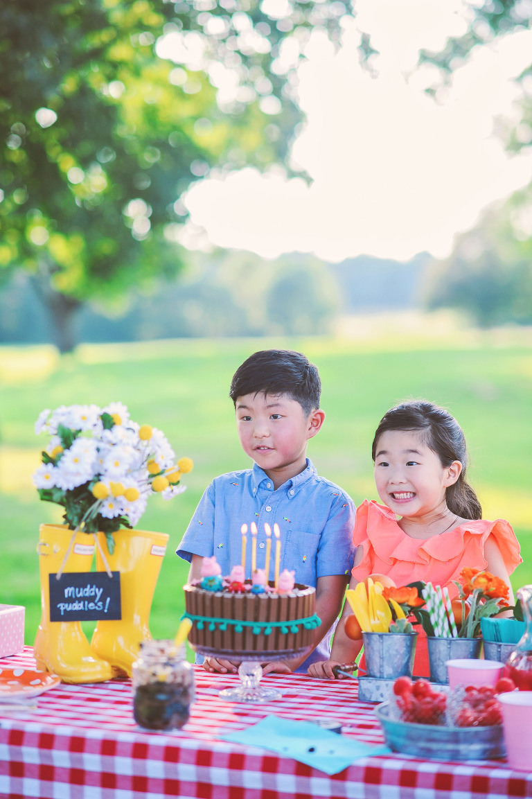 a peppa pig birthday party! more photos in the GREY MOSS journal! https://greymoss.com/kate-turns-four-a-peppa-pig-party