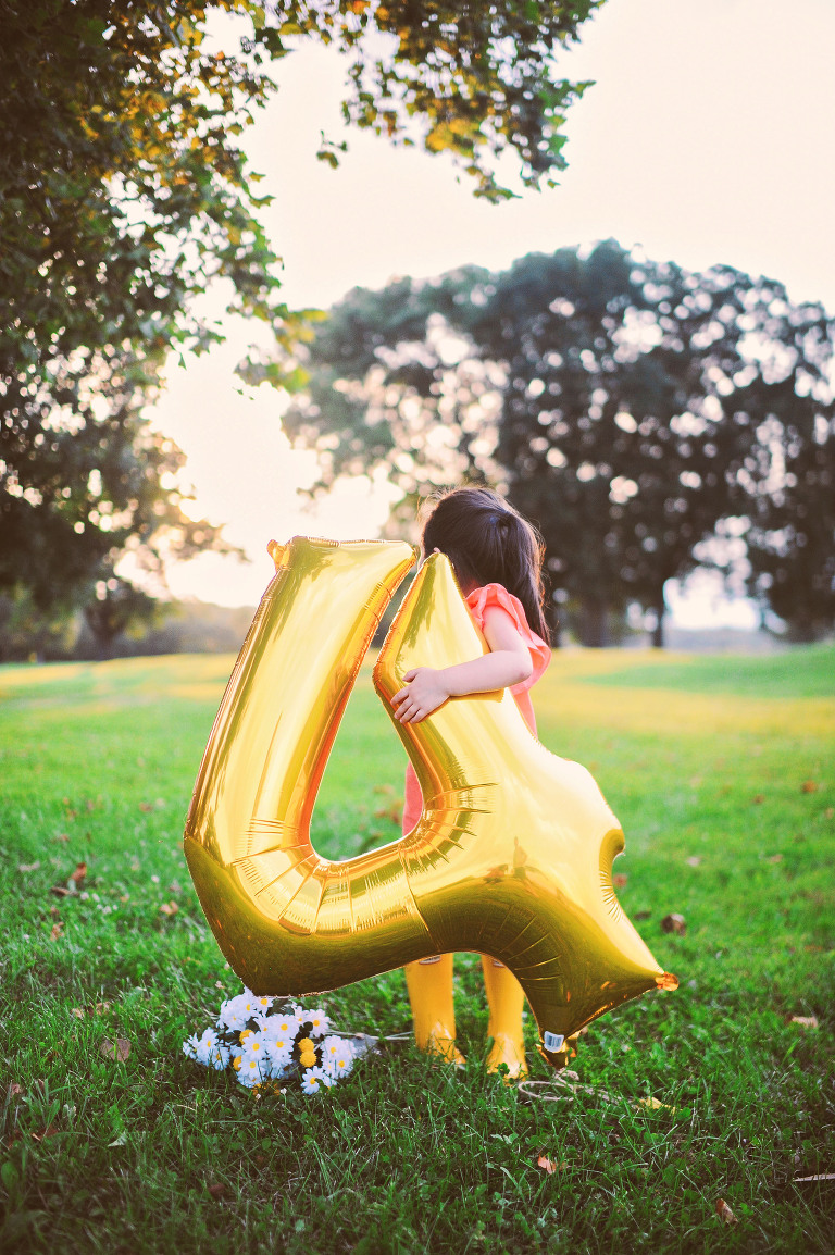 a peppa pig birthday party! more photos in the GREY MOSS journal! https://greymoss.com/kate-turns-four-a-peppa-pig-party