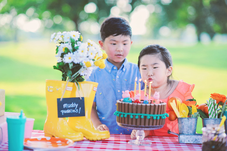 a peppa pig birthday party! more photos in the GREY MOSS journal! https://greymoss.com/kate-turns-four-a-peppa-pig-party
