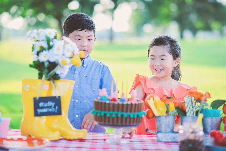 a peppa pig birthday party! more photos in the GREY MOSS journal! https://greymoss.com/kate-turns-four-a-peppa-pig-party
