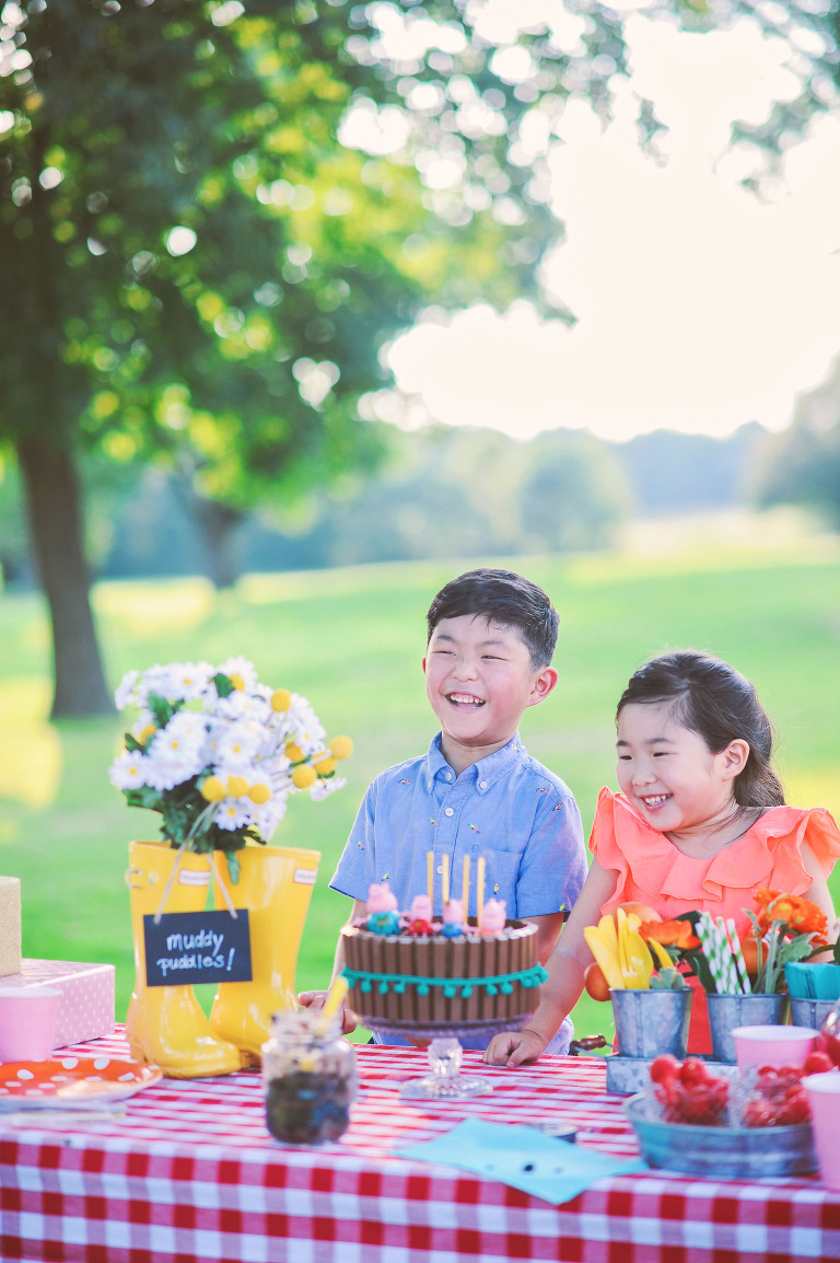 a peppa pig birthday party! more photos in the GREY MOSS journal! https://greymoss.com/kate-turns-four-a-peppa-pig-party