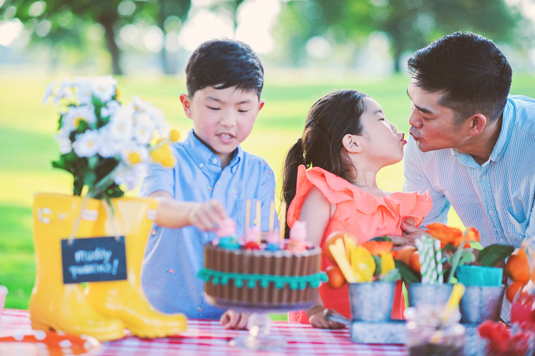 a peppa pig birthday party! more photos in the GREY MOSS journal! https://greymoss.com/kate-turns-four-a-peppa-pig-party