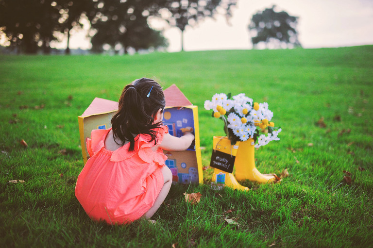 a peppa pig birthday party! more photos in the GREY MOSS journal! https://greymoss.com/kate-turns-four-a-peppa-pig-party