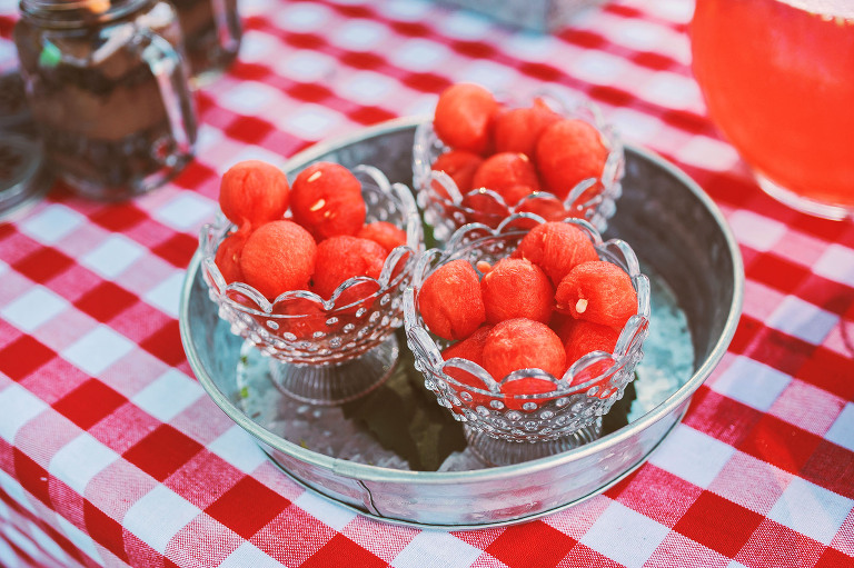 a peppa pig birthday party! more photos in the GREY MOSS journal! https://greymoss.com/kate-turns-four-a-peppa-pig-party