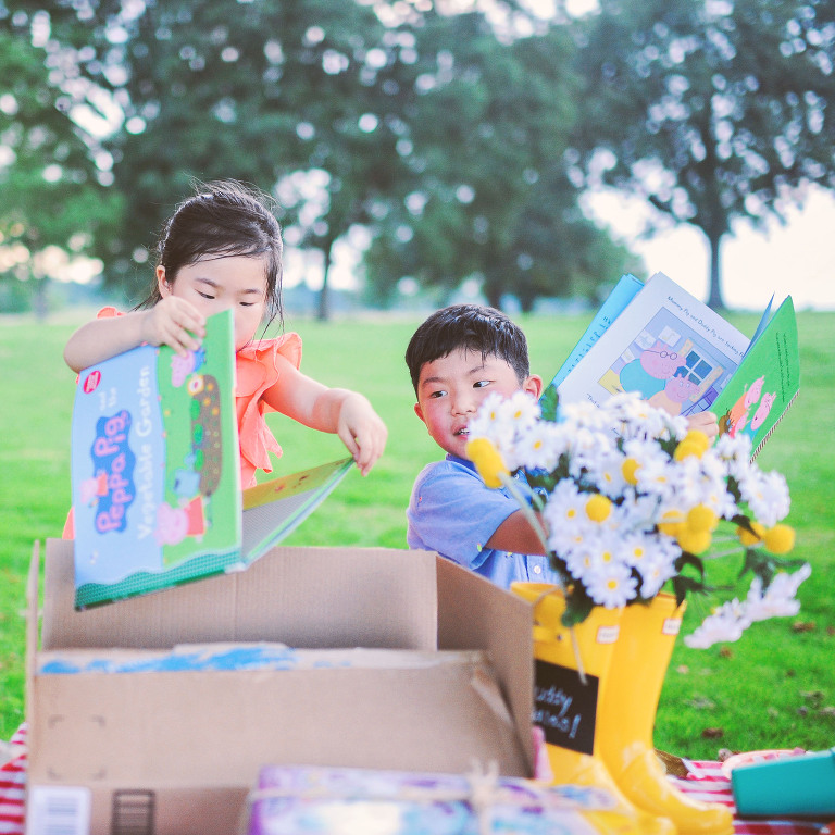 a peppa pig birthday party! more photos in the GREY MOSS journal! https://greymoss.com/kate-turns-four-a-peppa-pig-party