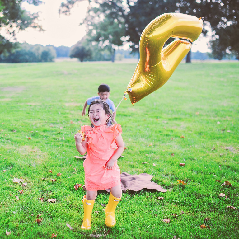 a peppa pig birthday party! more photos in the GREY MOSS journal! https://greymoss.com/kate-turns-four-a-peppa-pig-party