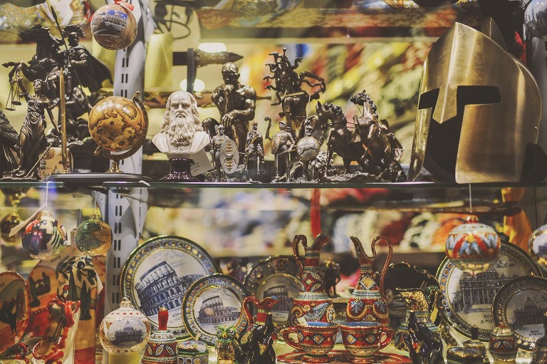 GREY MOSS : christmas in rome! more photos in the journal! https://greymoss.com/christmas-in-rome-part-two/