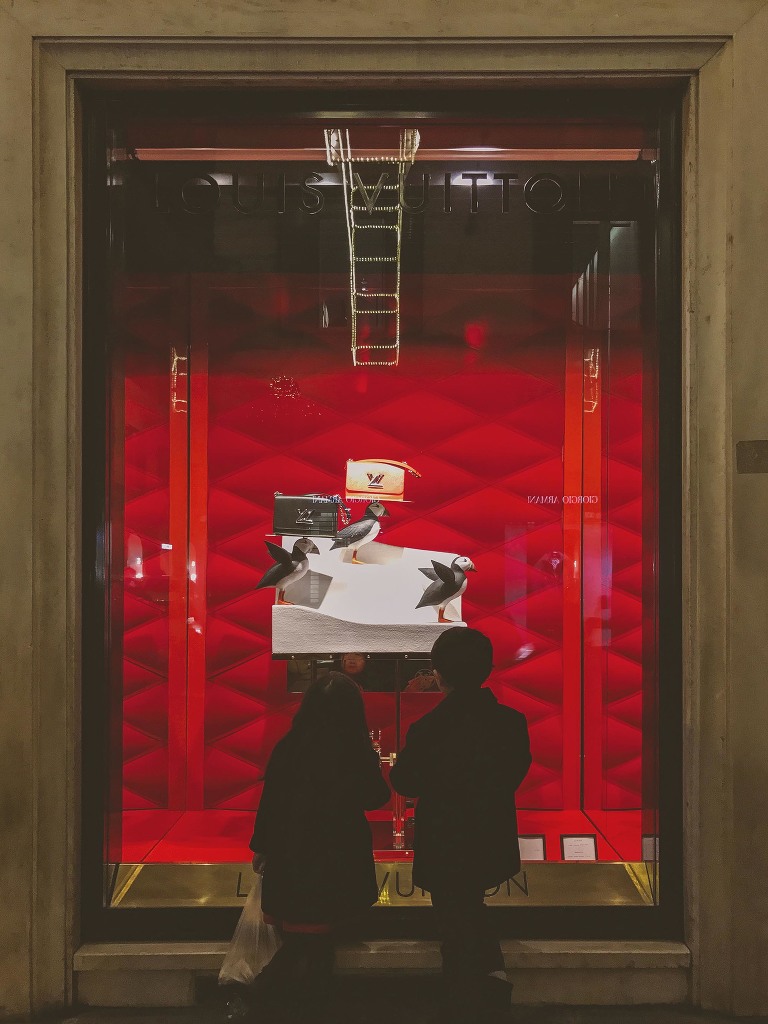 GREY MOSS : christmas in rome! more photos in the journal! https://greymoss.com/christmas-in-rome-part-two/