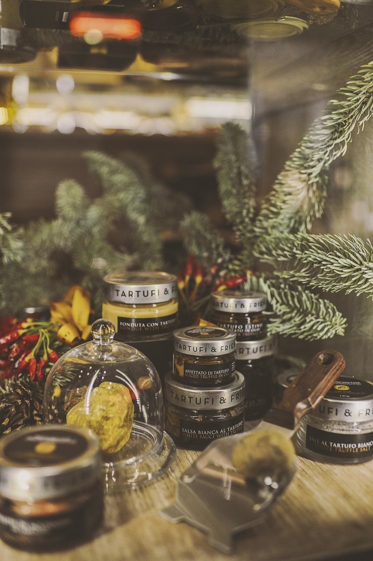 GREY MOSS : christmas in rome! more photos in the journal! https://greymoss.com/christmas-in-rome-part-two/