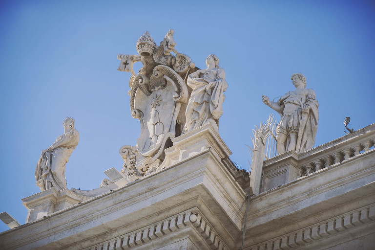 GREY MOSS : christmas in rome! more photos in the journal! https://greymoss.com/christmas-in-rome-part-three/