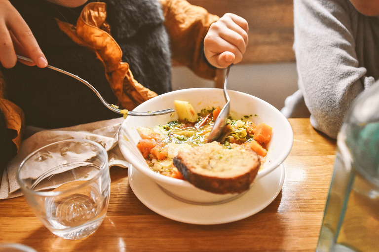 autumn in paris: lunch at la maison rose! more photos in our travel journal! https://greymoss.com/autumn-in-paris-…h-at-la-maison-rose