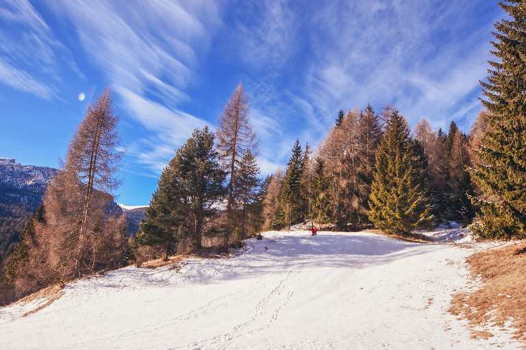 weekend ski trip to cortina d’ampezzo, ITALY! more photos in the journal! https://greymoss.com/cortina-italy-su…sunrise-sledding
