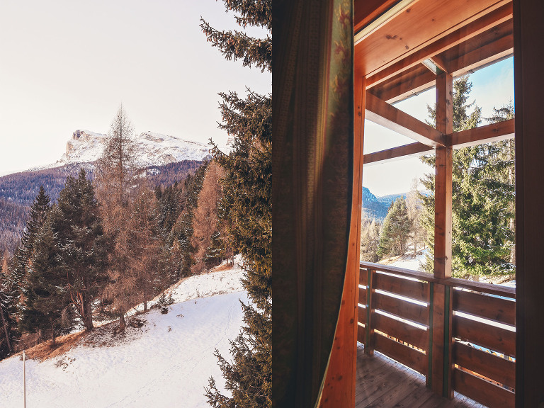 weekend ski trip to cortina d’ampezzo, ITALY! more photos in the journal! https://greymoss.com/cortina-italy-brilliant-morning-skiing