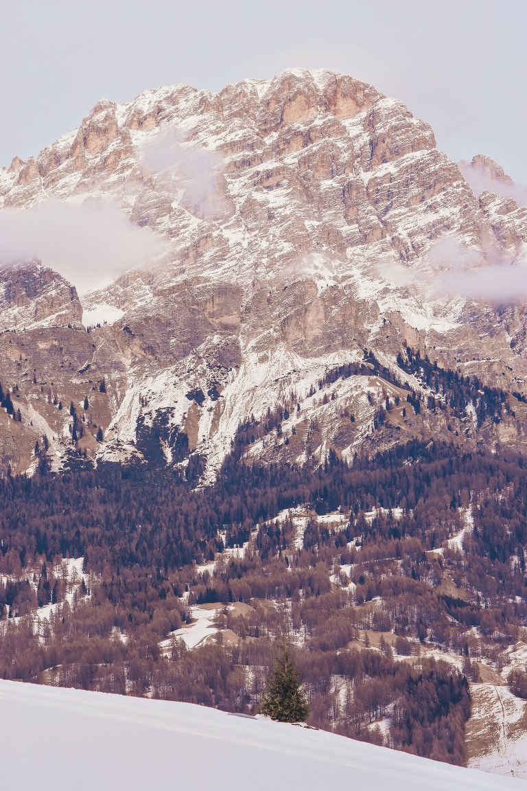 weekend ski trip to cortina d’ampezzo, ITALY! more photos in the journal! https://greymoss.com/cortina-italy-brilliant-morning-skiing