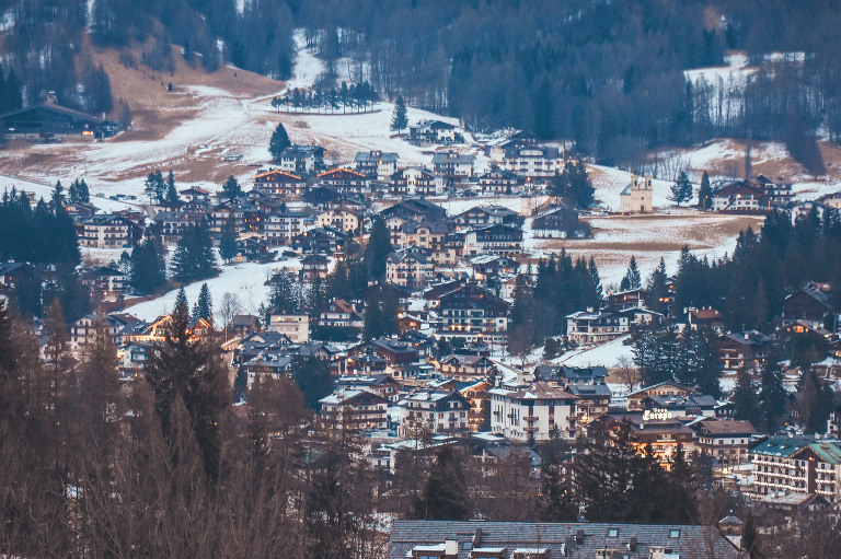 weekend ski trip to cortina d’ampezzo, ITALY! more photos in the journal! https://greymoss.com/cortina-italy-brilliant-morning-skiing