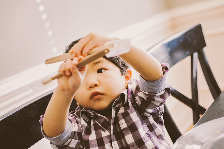 make these fun + easy pumpkin muffins! more photos in the GREY MOSS journal! https://greymoss.com/glittery-pumpkin-muffins