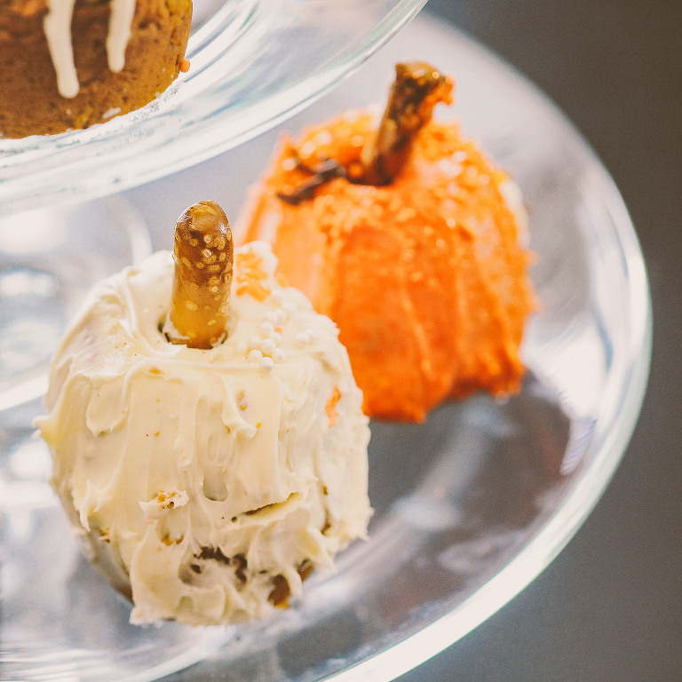 make these fun + easy pumpkin muffins! more photos in the GREY MOSS journal! https://greymoss.com/glittery-pumpkin-muffins