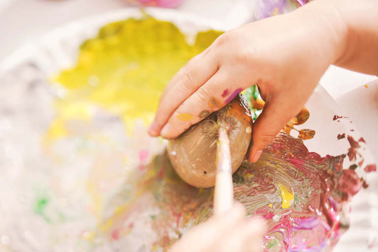 painting easter eggs with kids! more photos in the journal! https://greymoss.com/painting-easter-eggs-with-kids/