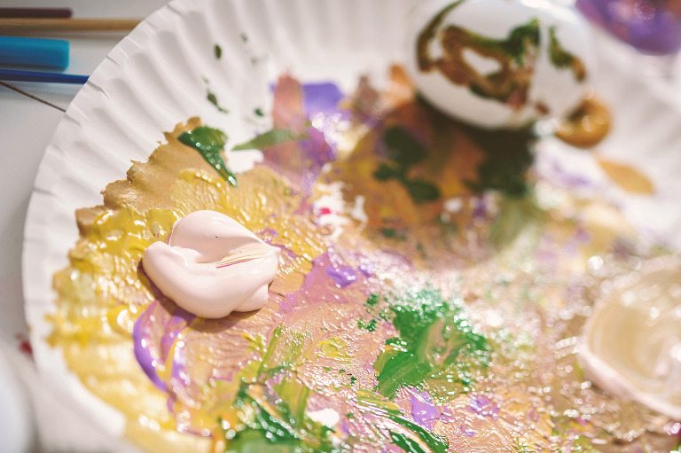 painting easter eggs with kids! more photos in the journal! https://greymoss.com/painting-easter-eggs-with-kids/