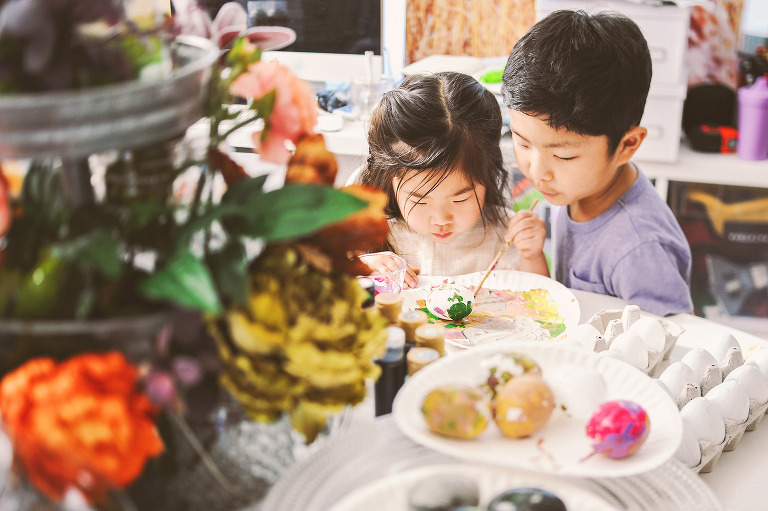 painting easter eggs with kids! more photos in the journal! https://greymoss.com/painting-easter-eggs-with-kids/