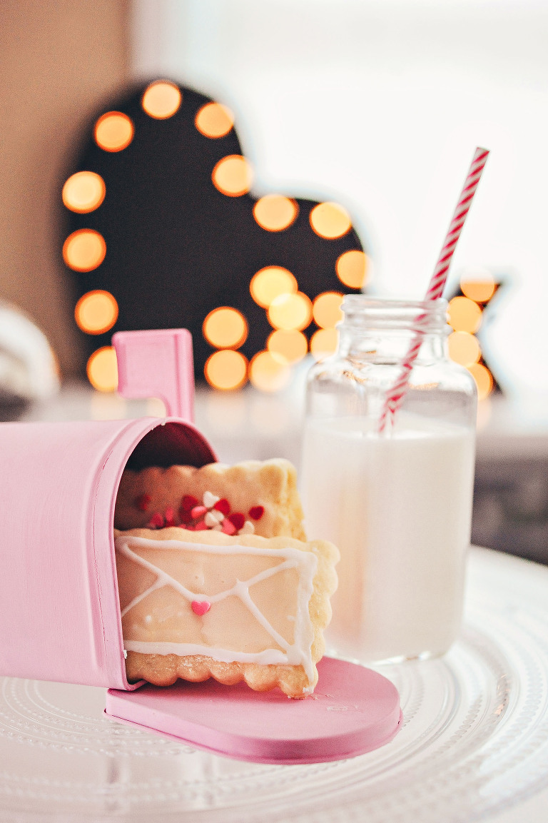 GREY MOSS : valentine LOVE LETTER cookies! more photos in the journal! https://greymoss.com/valentine-love-letter-cookies/