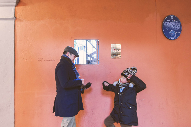 Eating bolognese pasta + visiting charming canals in Bologna, Italy! More photos: https://greymoss.com/bolognese-pasta-canals-in-bologna-italy/