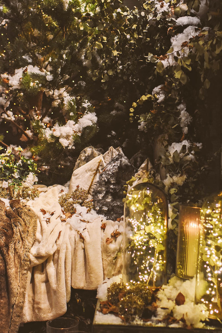 Eating bolognese pasta + visiting charming canals in Bologna, Italy! More photos: https://greymoss.com/bolognese-pasta-canals-in-bologna-italy/