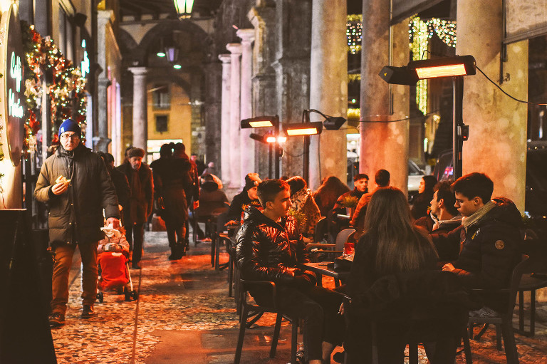 Eating bolognese pasta + visiting charming canals in Bologna, Italy! More photos: https://greymoss.com/bolognese-pasta-canals-in-bologna-italy/