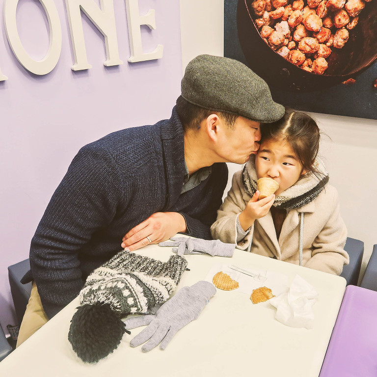 Eating bolognese pasta + visiting charming canals in Bologna, Italy! More photos: https://greymoss.com/bolognese-pasta-canals-in-bologna-italy/