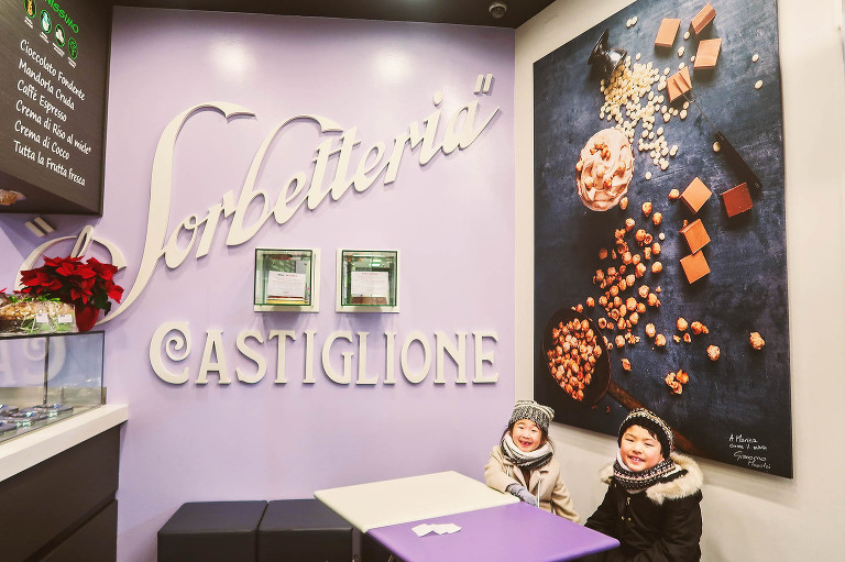 Eating bolognese pasta + visiting charming canals in Bologna, Italy! More photos: https://greymoss.com/bolognese-pasta-canals-in-bologna-italy/