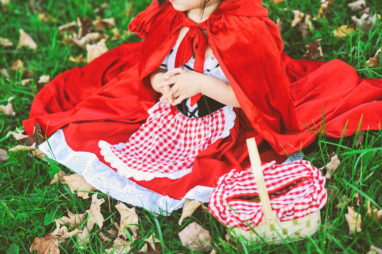 fun halloween photo shoot! more photos in the GREY MOSS journal! https://greymoss.com