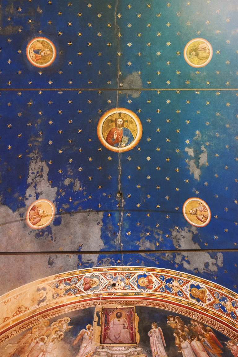 a date at this beautiful little italian chapel! see more at https://greymoss.com/read