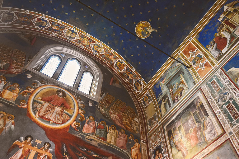 a date at this beautiful little italian chapel! see more at https://greymoss.com/read