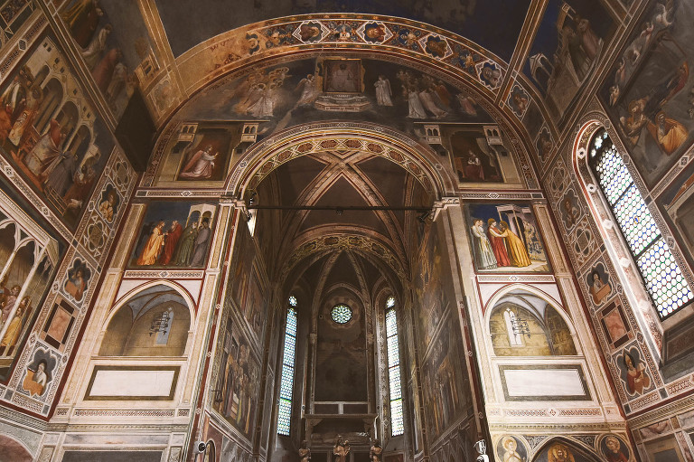 a date at this beautiful little italian chapel! see more at https://greymoss.com/read