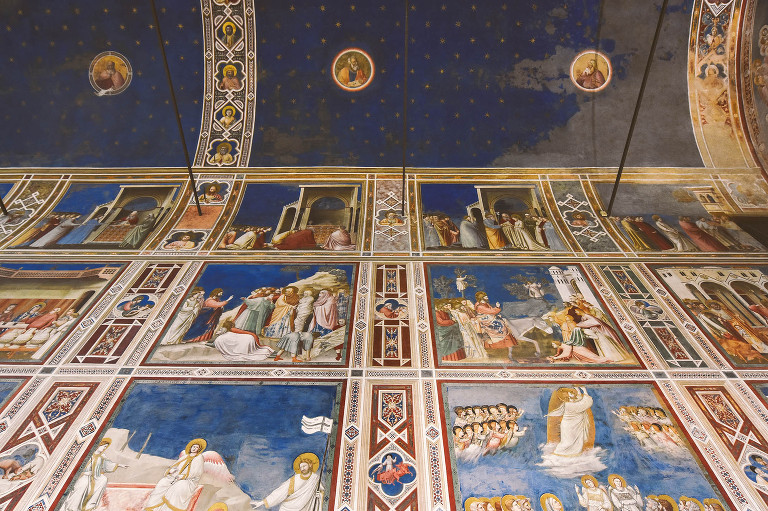 a date at this beautiful little italian chapel! see more at https://greymoss.com/read