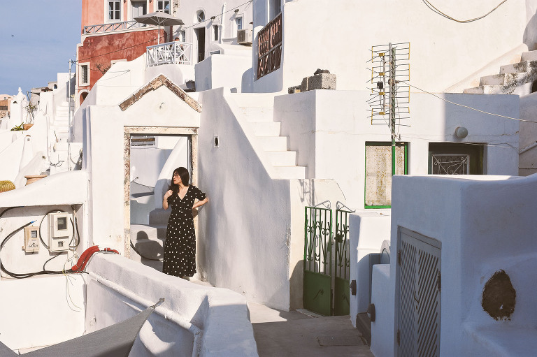 sunset dinner in santorini, greece! more photos in the journal: https://greymoss.com/santorini-greece-arrival-spectacular-sunset/ 